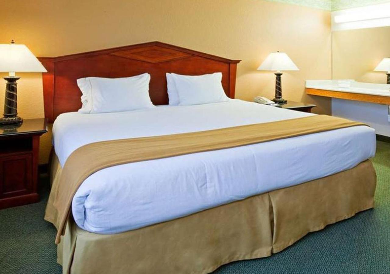 Norwood Inn & Suites Eagan St Paul & Mall Of America Exteriör bild